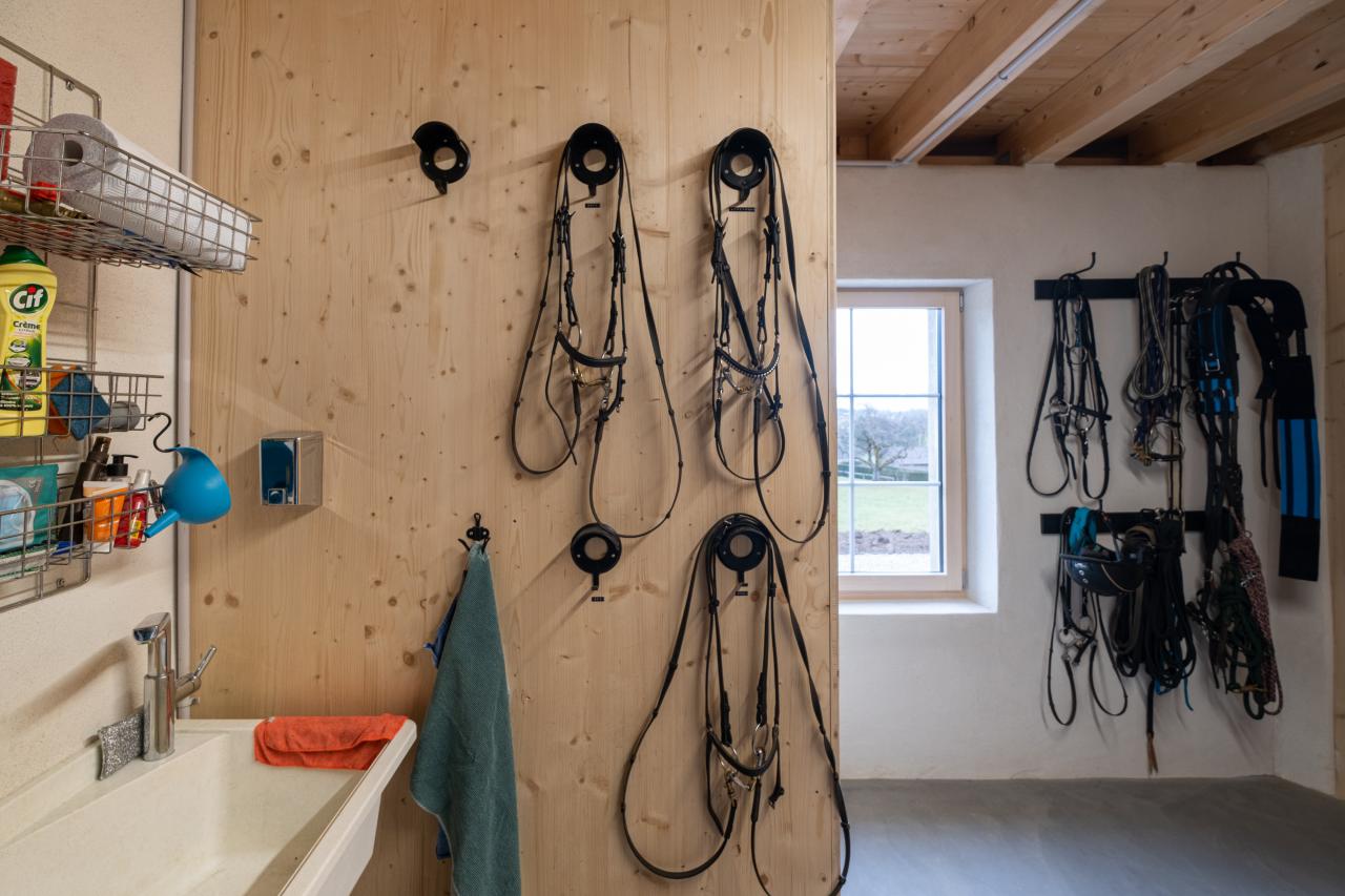 klare-ordnung-in-der-sattelkammer