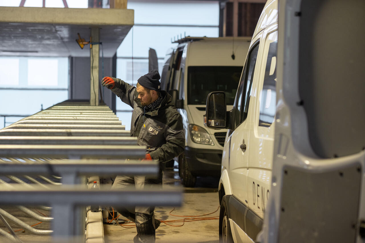 montage freie stelle stalleinrichtungsmonteur