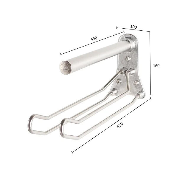 Ein glockenförmiges Flacheisen aus Edelstahl mit solidem Stab als Sattelauflage und darunter mit zwei in umgekehrter V-Form befestigter, länglichen Bügeln zur Auflage einer Schabracke, montiert an einer Holzwand